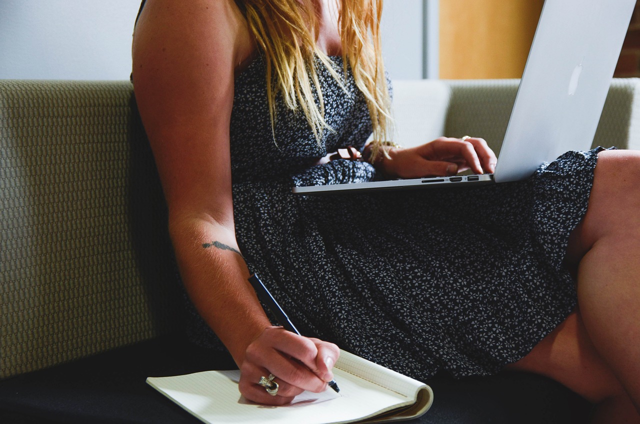 Why More Professionals Are Choosing Online MBAs in 2025