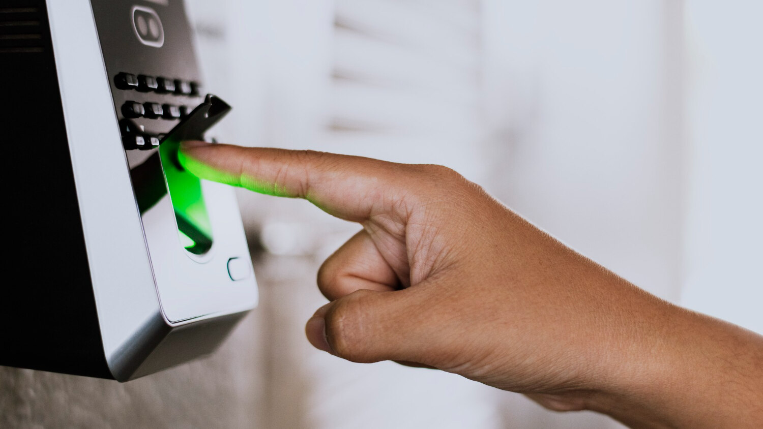 Can Smart Lockers Benefit Your Business: What You Need to Know