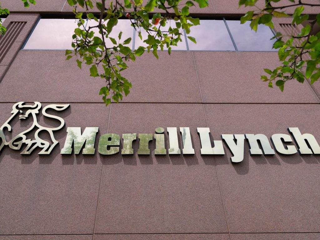 Merrill Lynch Advisor Fired After An Attack Against Smoothie Shop Workers Went Viral