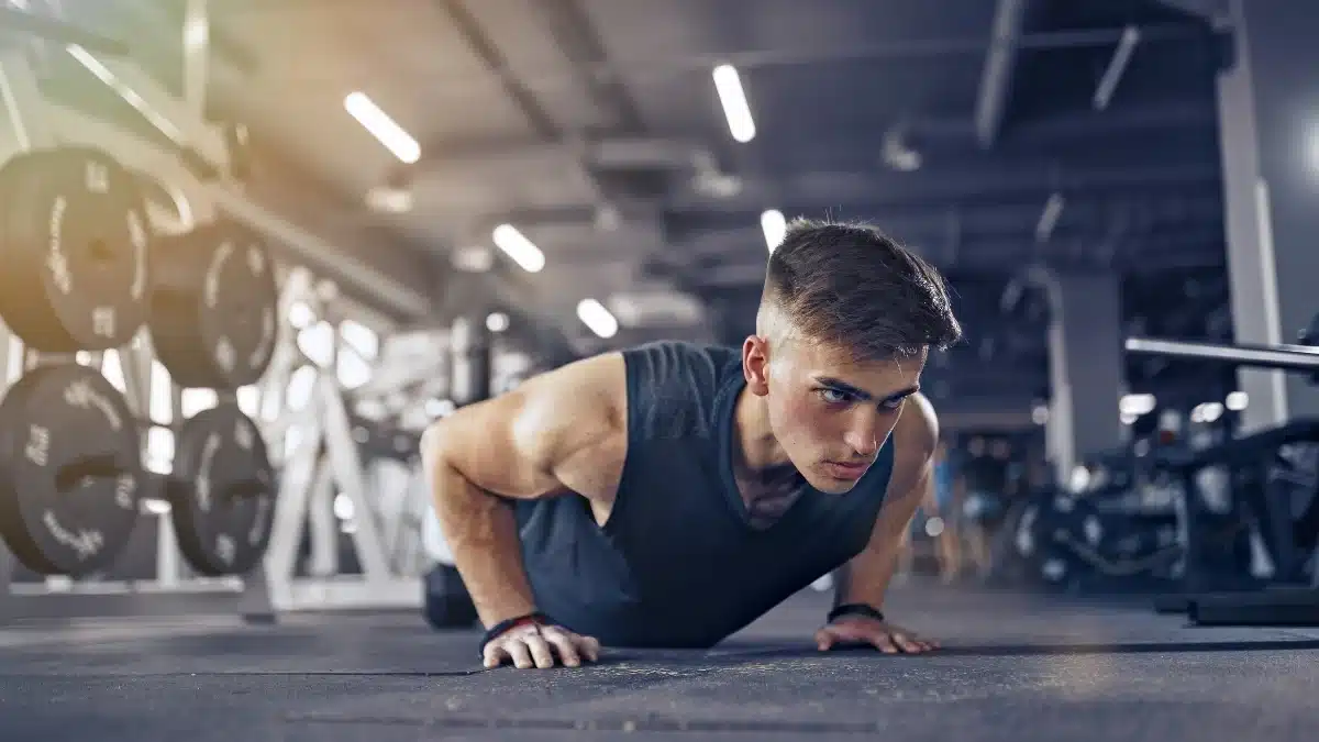 Pushups on the Uneven Bars: How to Perform an Effective Exercise to Sculpt a Beautiful Chest and Arms