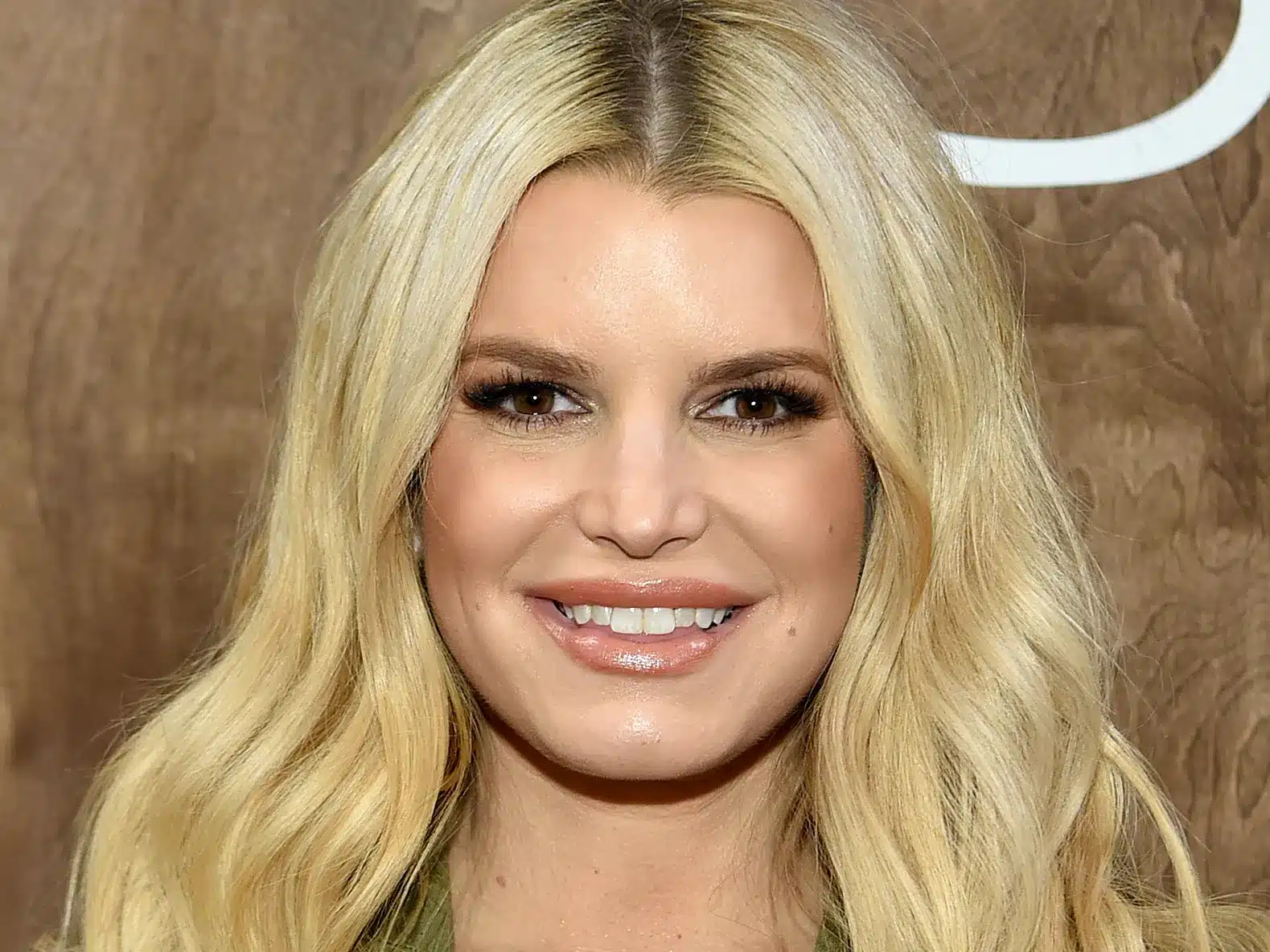 What is the Fortune of American Singer Jessica Simpson in 2022?