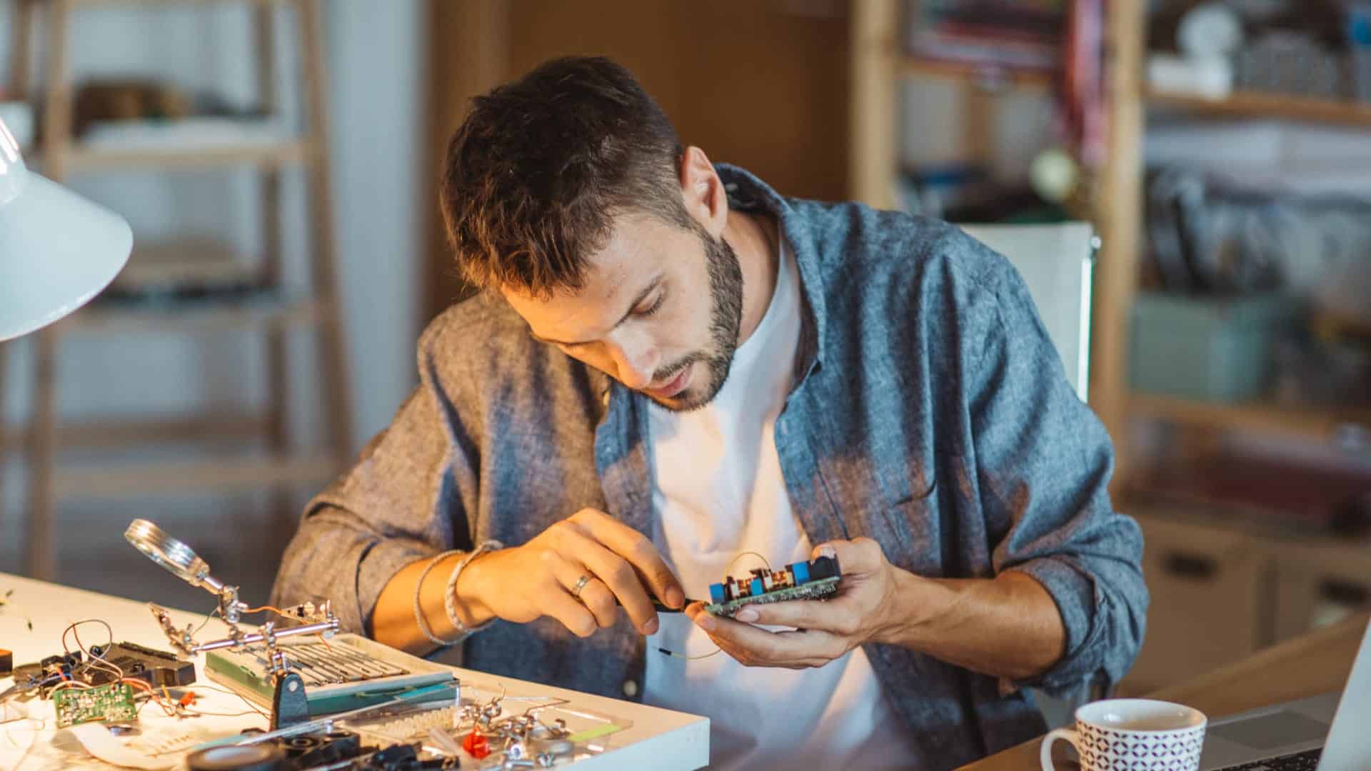 What Are the Benefits of Becoming an Inventor?