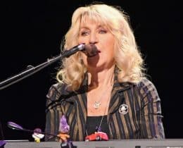 The Legacy of Christine McVie, “The Hook Queen” of Fleetwood Mac