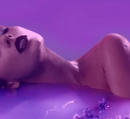 Taylor Swift to Unleash Her Brand New Music Video "Lavender Haze"
