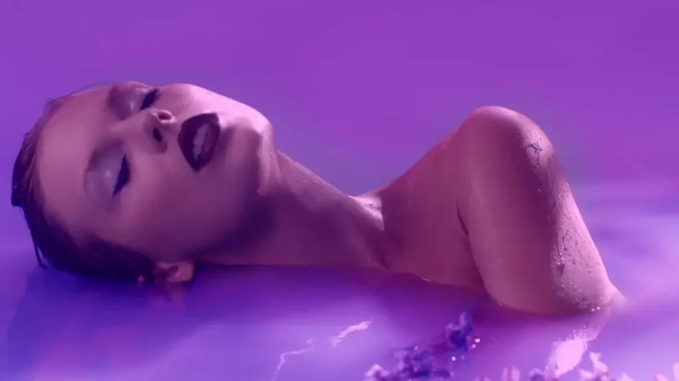 Taylor Swift to Unleash Her Brand New Music Video "Lavender Haze"