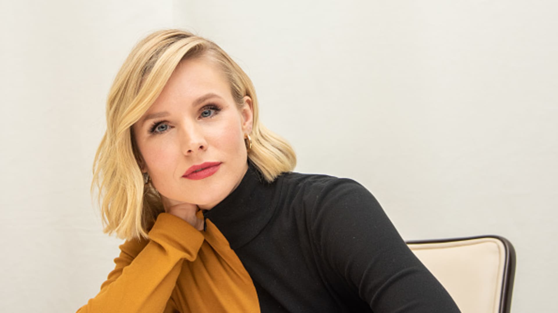 Kristen Bell Biography, Wiki, Net Worth, Age, Husband, Height, CBD Line, Instagram