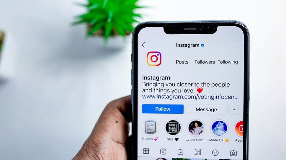 Instagram Now Lets You Download Reels Posted from Public Accounts