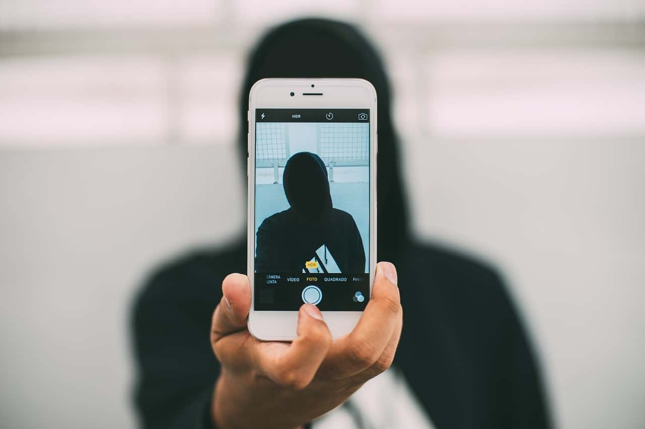 From Pixel to Perfection: Tips for Choosing the Best Photographer for Your Professional Headshots