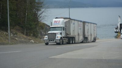 What Steps Should You Take Immediately After a Truck Accident to Protect Your Claim?