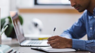 Why More Professionals Are Choosing Online MBAs in 2025