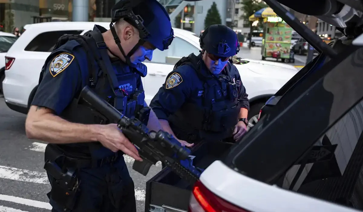 Midtown Manhattan Shooting: 5 Dead, Including Shooter