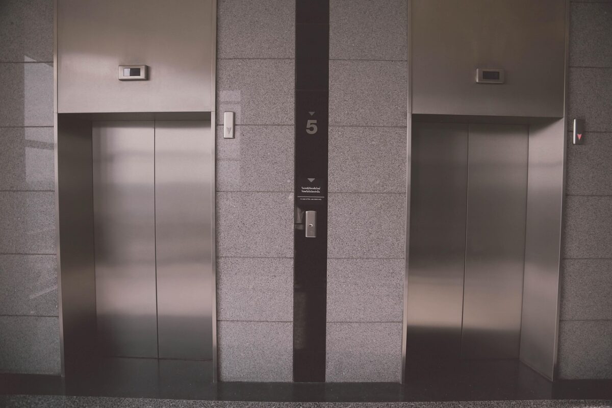 The Silent Elevator: Why Smarter Vertical Logistics Are Redefining Construction