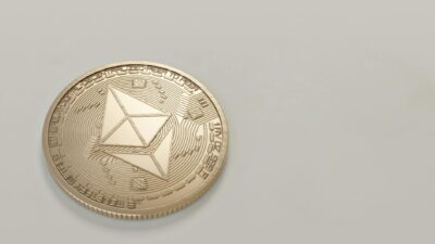 Major Whale Swaps Bitcoin for Ethereum and Begins to Sell