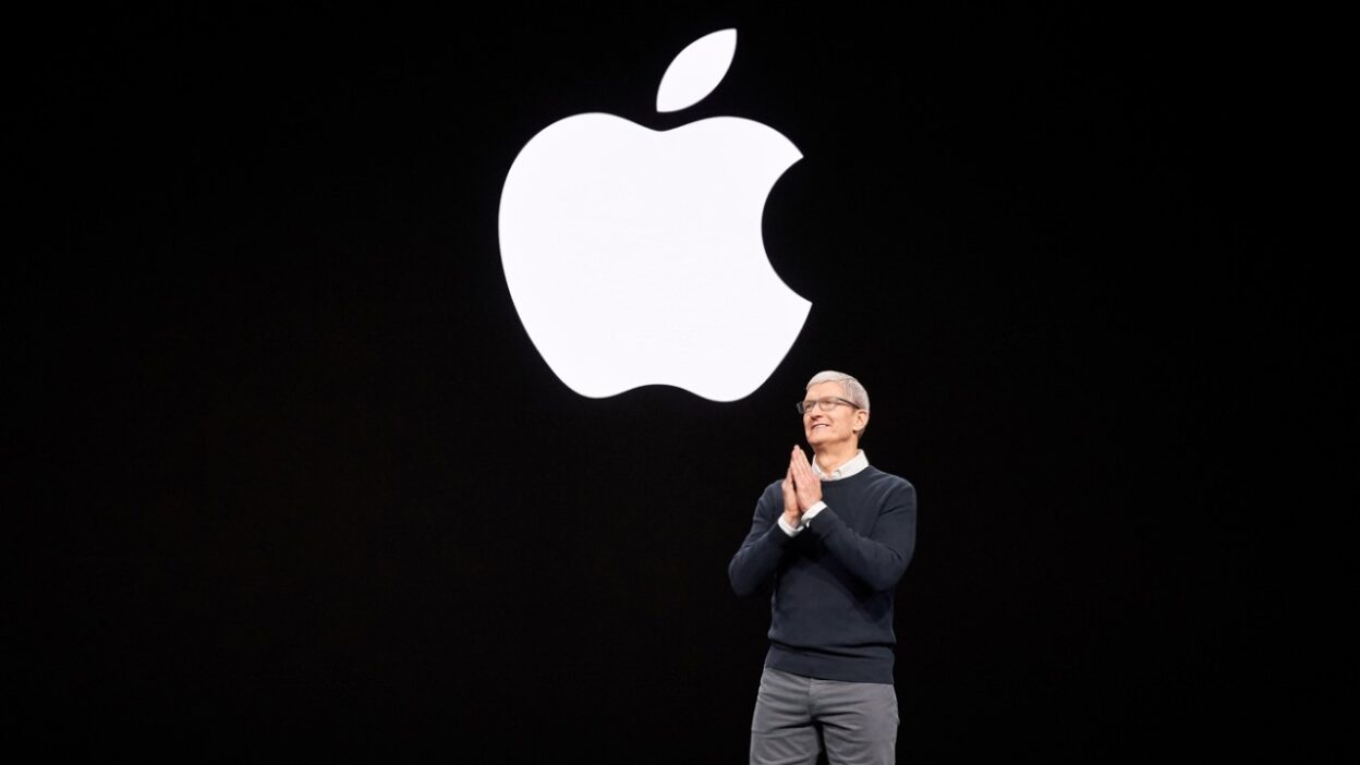 Apple Marketing Strategy: From Garage Dreams To Global Dominance